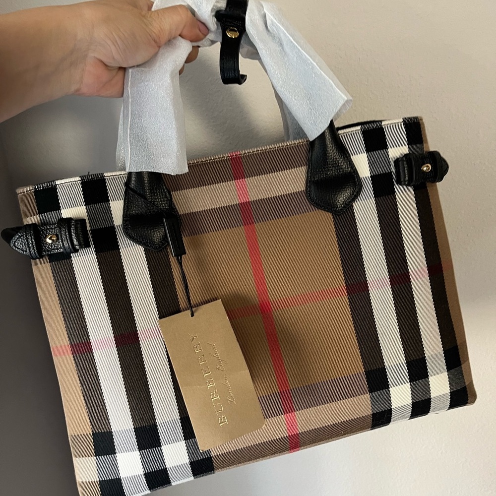 Burberry banner tote